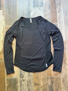 Under Armour Black Long-Sleeve Scoop Neck Performance Top